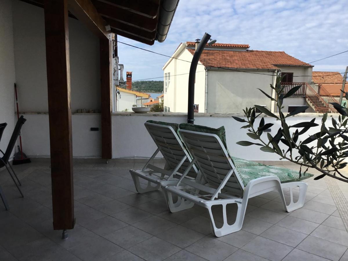 Stein Haus Villa Pirovac Luaran gambar