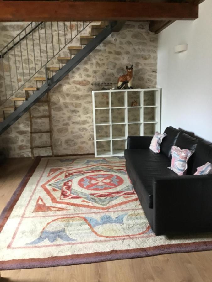 Stein Haus Villa Pirovac Luaran gambar