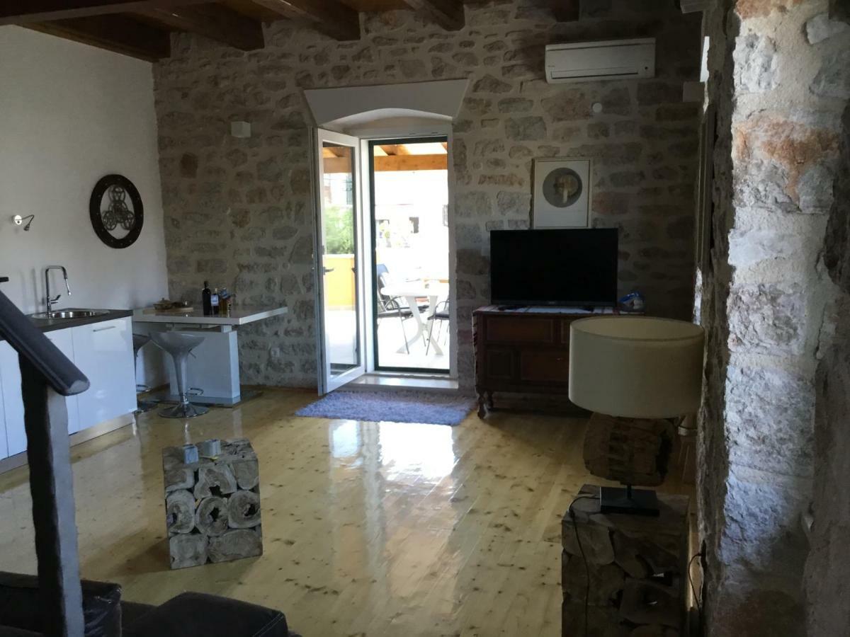 Stein Haus Villa Pirovac Luaran gambar