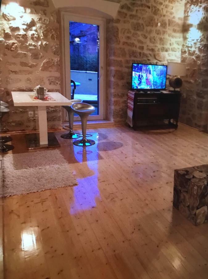 Stein Haus Villa Pirovac Luaran gambar